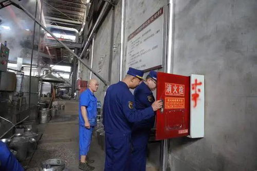 邛崍市消防救援大隊(duì)深入轄區(qū)酒企開(kāi)展消防安全檢查